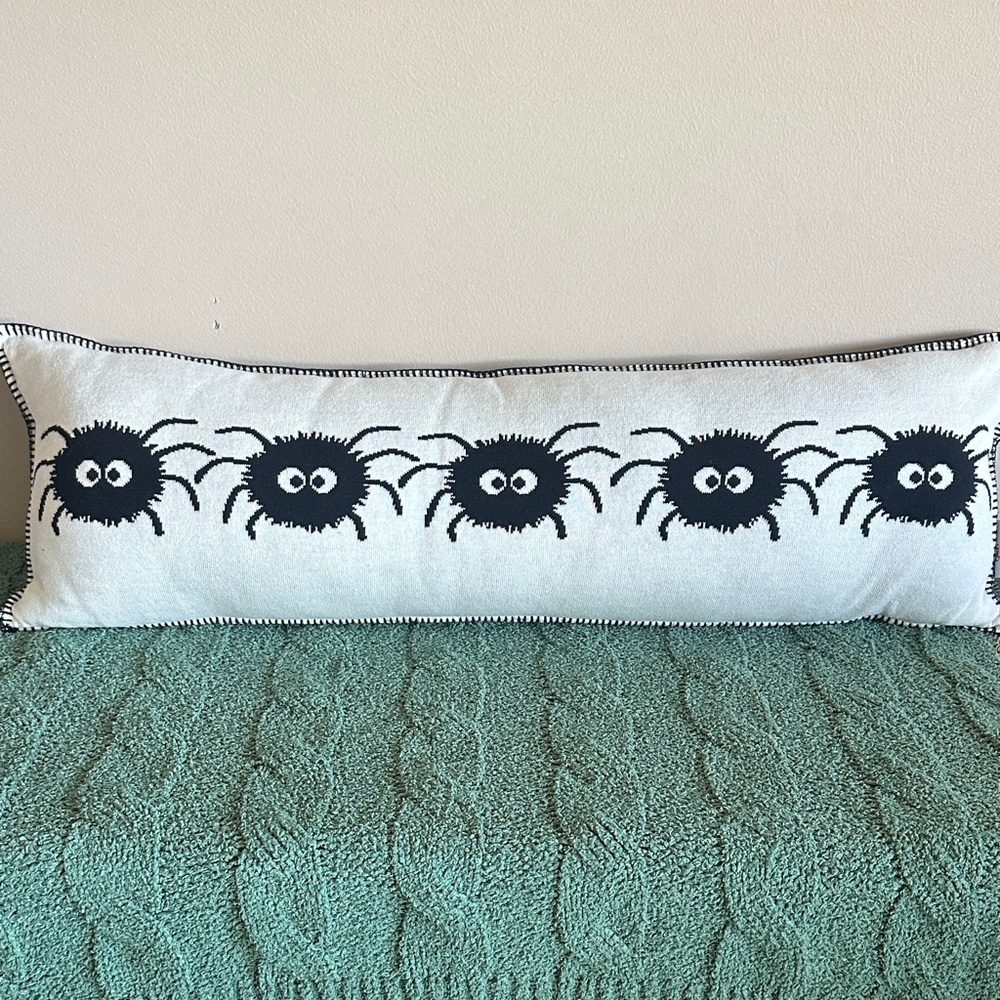 Sweet Street Halloween Pillow Spider 🕷️ Black & Ivory NEW!